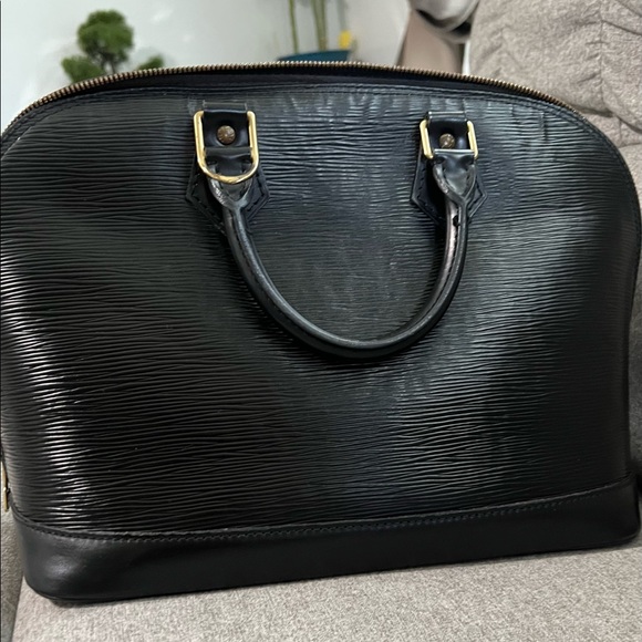 Authentic Louis Vuitton Epi black Alma - Picture 2 of 16
